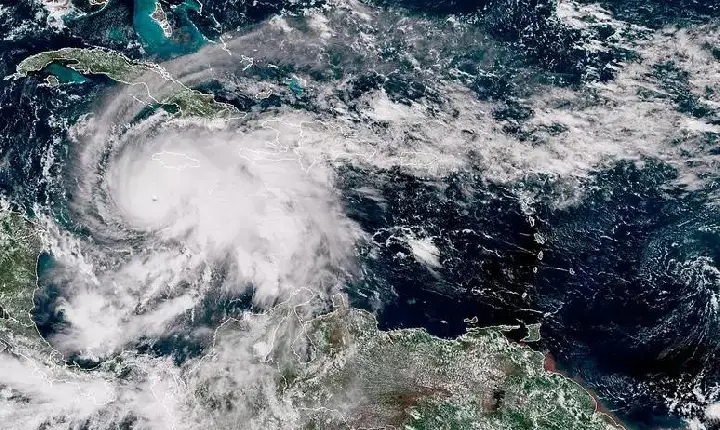 Furacão Melissa ameaça devastar a Jamaica com ventos de 280 km/h